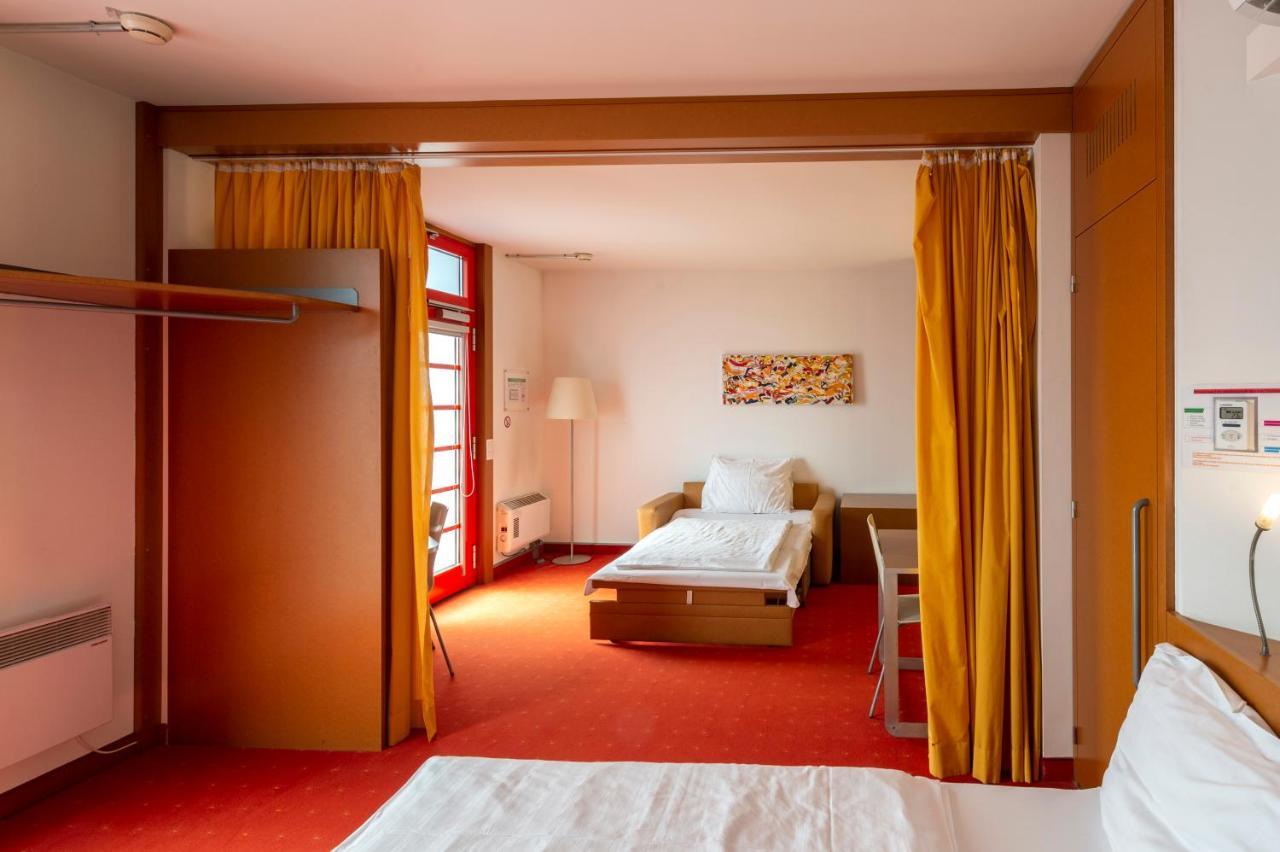 Hotel Orange Wings Krems Esterno foto
