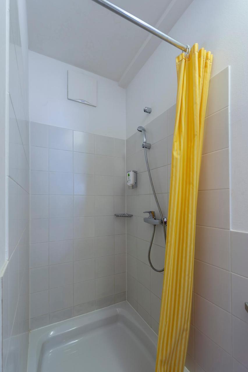 Hotel Orange Wings Krems Esterno foto